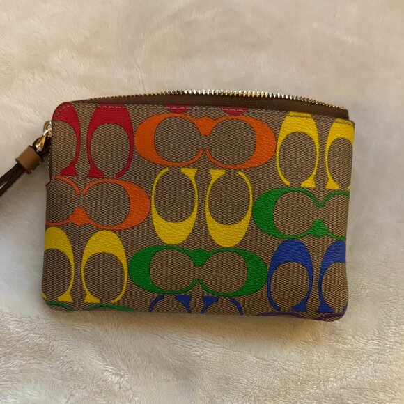 COACH Corner Zip Wristlet in Rainbow Signature Canvas (NWOT) - Picture 5 of 5